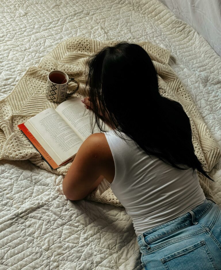 Charge mentale : ce que tu portes encore (et pourquoi 2026 mérite mieux)